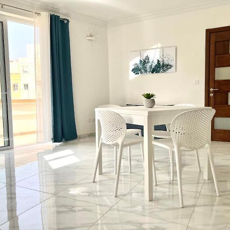 Condo With Patio Overlooking Piazza Gzira Екстер'єр фото