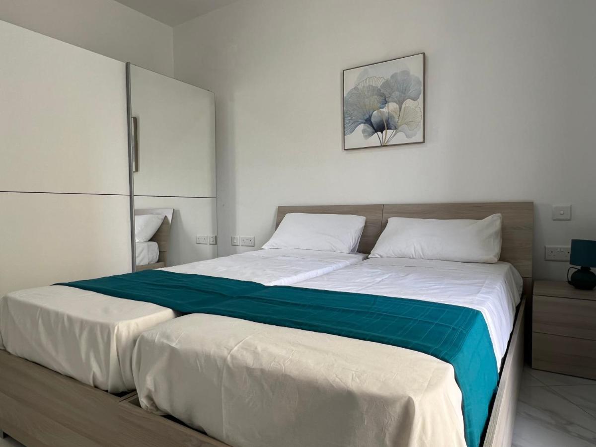 Condo With Patio Overlooking Piazza Gzira Екстер'єр фото