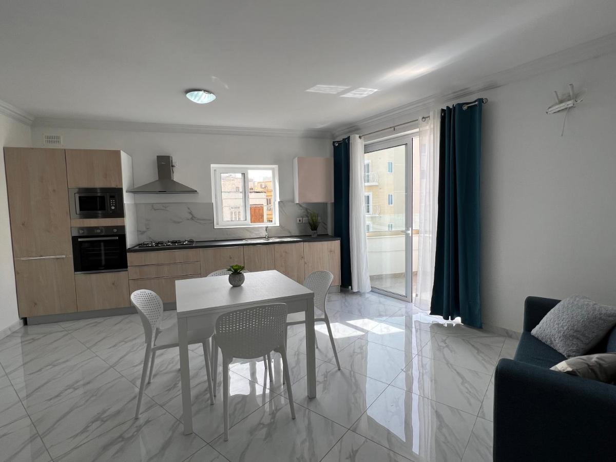Condo With Patio Overlooking Piazza Gzira Екстер'єр фото