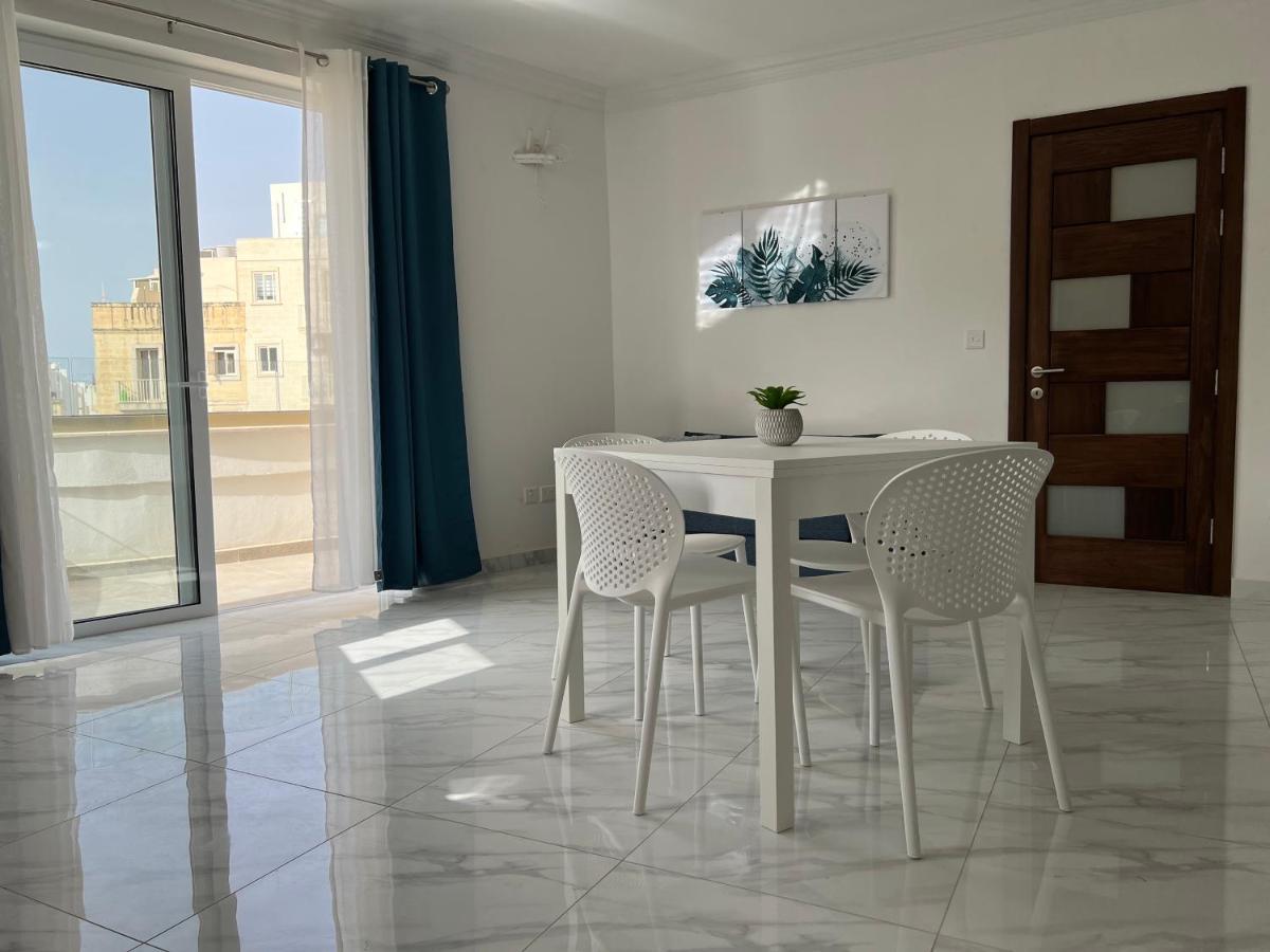 Condo With Patio Overlooking Piazza Gzira Екстер'єр фото
